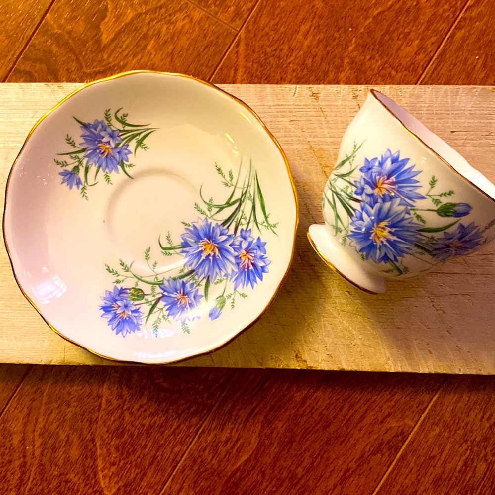Royal Vale tea cup and saucer